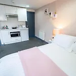 Lovely 1-Bed Studio In Birmingham