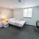 Lovely 1-Bed Studio In Birmingham