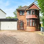 Perfect Detached Home For Families & Groups With Private Parking