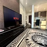 Luxury Apartment In Birmingham City Centre