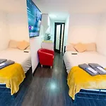 Stunning 1-Bed Studio In Birmingham Available