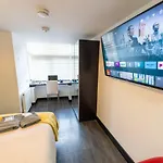 Stunning 1-Bed Studio In Birmingham Available