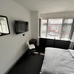Ensuite Room Selly Oak - Milner Road