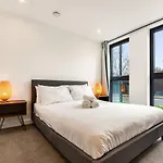 Superb Central 1 Bedroom Birmingham Apartment