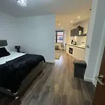 One Bedroom Apartment/Studio