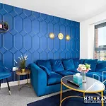City Living Made Easy: 2Br Apartment In Birmingham