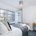 Sca-Big House 9Min To Nec - Sleeps 7 - Park 3 Vans