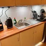 Emerald Studio Suite Near Qe/Uob