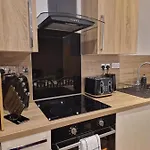 Large Jewellery Quarter Apartment - Sleeps 7! New