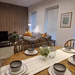 Large Jewellery Quarter Apartment - Sleeps 7! New