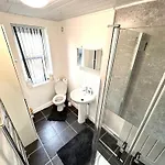 Three Rose Manor At Warwick Road Near Birmingham Airport