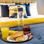 Sky Rooms One Bedroom Modern Studio Apartment 3