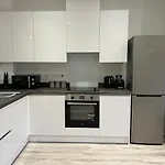 Blissful Retreat In Birmingham - Sleeps 5