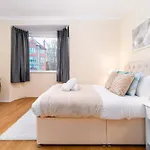 Luxury 3 Bedroom House - Harborne - Parking - Garden - Wifi & Netflix 122G