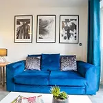 City Centre Apartment - Balcony - Netflix - Park Facing 38Akw