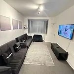 Cosy 3 Bed Apartment,Free Parking In Birmingham