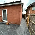Peaceful Studio - Near Nec, Bhx Airport.