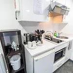 Beautiful 1-Bed Studio In Birmingham