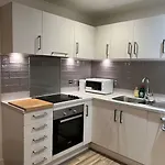 Bham Luxury City Centre Apt - Free Parking & Balcony View