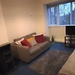 Leeson House In Harborne, Birmingham Near Botanical Gardens, Queen Elizabeth Hospital, Birmingham University, Utilita Arena, Edgbaston Cricket Ground, Cadbury World And The Mac, With Free Parking