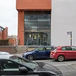 City Skyline View Studio Apartment - Birmingham Central