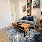 R4 - Luxury Studio Apartment Within A Shared House In Harborne Park Road - Birmingham