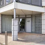 Spacious City Centre Apartment - Balcony - Smart Tv - Wifi- 448A