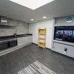 Beautiful 1-Bed Studio In Birmingham