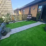 Luxury 9Ine Penthouse With Garden & Jacuzzi