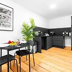 Loft Style Apartment - Near City Centre - Smart Tv- Wifi - Parking - Top Rated - 3Nt