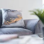 The Marsons Collection - New Luxury Apartment - Balcony - 2 Bedrooms - Secure Parking - 1Mc