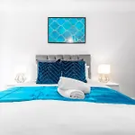 City Centre - Two Bed Apartment - Digbeth - Secure Parking - Netflix - Wifi - 15A