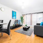 City Centre - Two Bed Apartment - Digbeth - Secure Parking - Netflix - Wifi - 15A