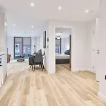 Lovely Central Birmingham 1 Bed Apartment