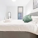 Lovely Central Birmingham 1 Bed Apartment