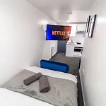 Captivating 1-Bed Studio In Birmingham