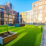 The Royal Suite - Long Term Offers, Fast Wifi, Central And Up To 4 People