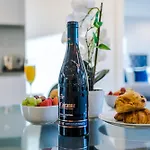 The Sterling Suite - Free Parking, Fast Wifi, Modern, Close To Broad Street, City Center