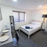 Captivating 1-Bed Studio In Birmingham