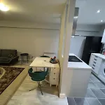 *Lux Cosy 2 Bedroom Apartment With Parking, Balcony*