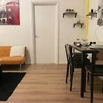 Birmingham City Centre One Bedroom Apartment - Free Parking, Free & Fast Wifi, 24Hr Check-In, Nearby O2 Academy, The Mailbox & Broad Street