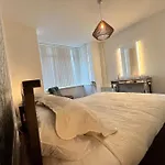 One-Bedroom Flat With Parking And Garden