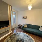 One-Bedroom Flat With Parking And Garden