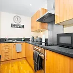 Modern Arcadian Centre Apartment By Azura Nights