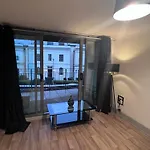 Broad Street - Balcony 1 Bedroom Apartment