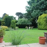 Unwind In Comfort At Cosy Caradus Free Parking