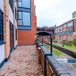 Wifi | 2Bedrooms | 10Min Away To Major Attractions