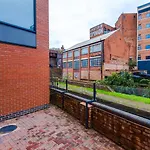 Wifi | 2Bedrooms | 10Min Away To Major Attractions