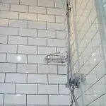 Modern Central Apartment - City Centre - Fast Wifi - Near Utilitia Arena & Icc