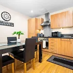 Cozy 2 Bed Arcadian Centre By Azura Nights